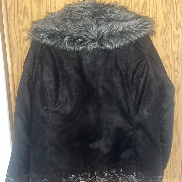 Ariat Women's Black and Gray Teddy Jacket with Faux Fur - Picture 3 of 3